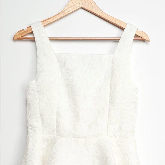 BNWT Poised and Proper White Jacquard Button-Up Peplum Top - Picture 4 of 6